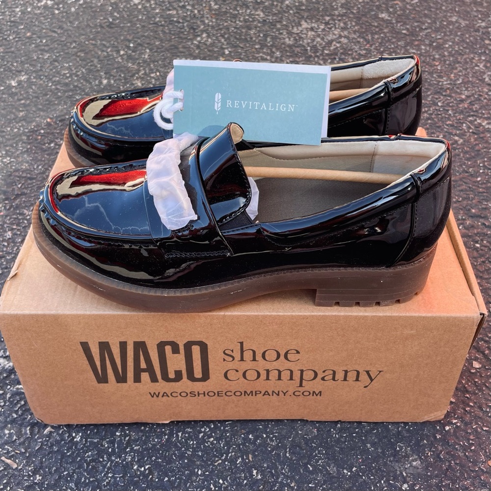 REVITALIGN Glossy Black patent Slip-On Loafers size 9 Women’s NWT